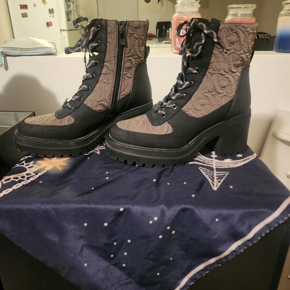 Sam & Libby Black and Brown Lace-Up Boots